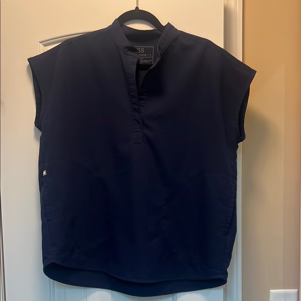Figs women’s navy blue Rafaela scrub top